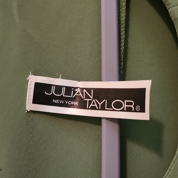 Crop cardigan top green Julian Taylor size 2X 3X great condition - Picture 2 of 5